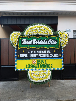 Papan Bunga Duka di Selumit Pantai