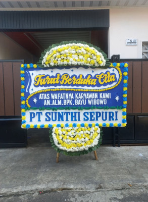 Papan Bunga Duka di Selumit Pantai