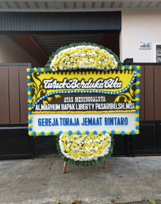 Papan Bunga Duka di Selumit Pantai